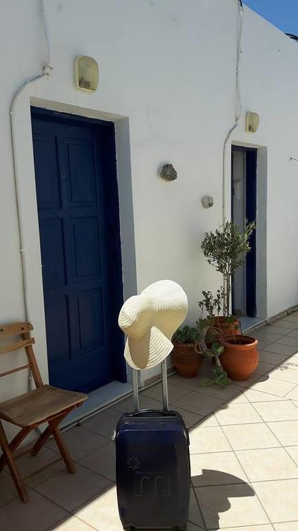 Pavlos Rooms Livadia  Exterior photo